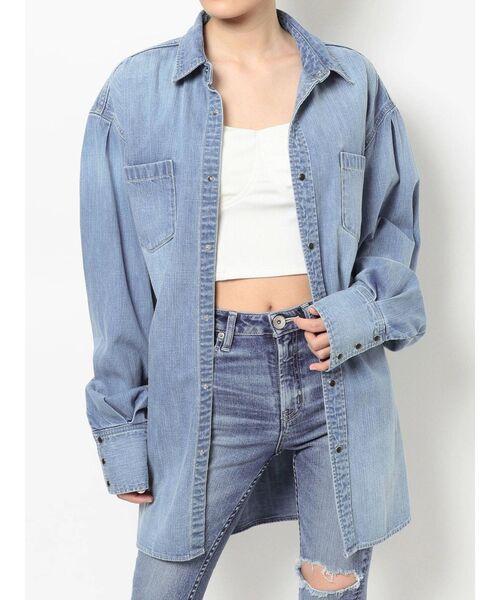 GYDA（ジェイダ）の「ウエストマークBIGデニムシャツ（シャツ/ブラウス・レディース・ライトブルー/オフホワイト・FREE）」の18枚目の写真