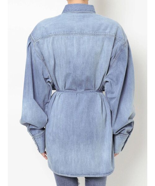 GYDA（ジェイダ）の「ウエストマークBIGデニムシャツ（シャツ/ブラウス・レディース・ライトブルー/オフホワイト・FREE）」の21枚目の写真