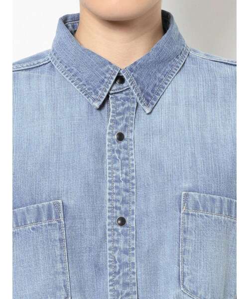 GYDA（ジェイダ）の「ウエストマークBIGデニムシャツ（シャツ/ブラウス・レディース・ライトブルー/オフホワイト・FREE）」の22枚目の写真