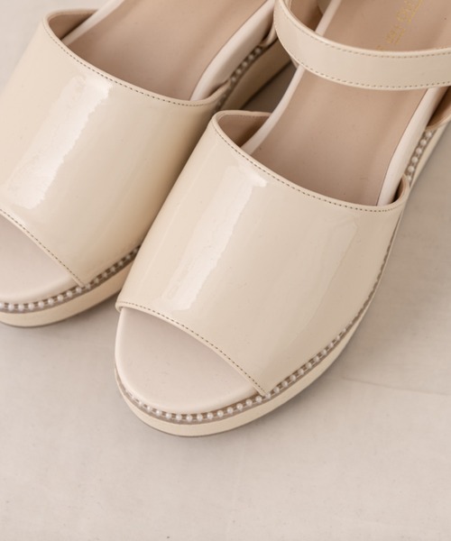 OLIVE des OLIVE(オリーブデオリーブ)の「パールピースサンダル(サンダル・レディース・ライトグレー/オフホワイト/ゴールド・SMALL/MEDIUM/LARGE)」の15枚目の写真