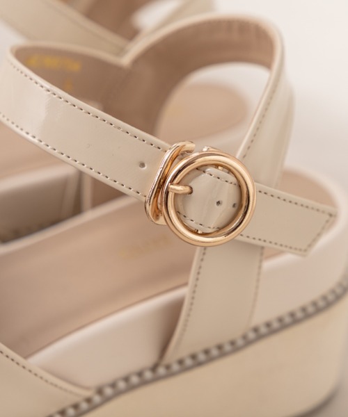 OLIVE des OLIVE(オリーブデオリーブ)の「パールピースサンダル(サンダル・レディース・ライトグレー/オフホワイト/ゴールド・SMALL/MEDIUM/LARGE)」の16枚目の写真