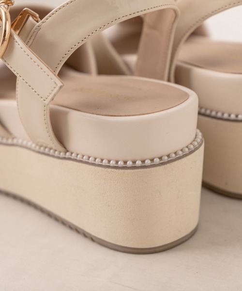 OLIVE des OLIVE(オリーブデオリーブ)の「パールピースサンダル(サンダル・レディース・ライトグレー/オフホワイト/ゴールド・SMALL/MEDIUM/LARGE)」の17枚目の写真