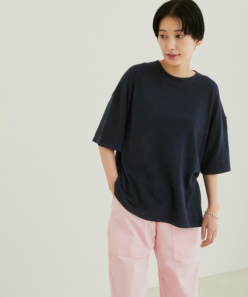 SALON adam et rope'（サロン アダム エ ロペ）の「【極上の肌ざわり】ボックスシルエットBIG T -CreamyCotton /クリーミーコットン-（Tシャツ/カットソー・レディース・オフホワイト/ピンク/オレンジ/ホワイト系その他2/ブラック系その他/ライトグリーン・FREE）」の4枚目の写真