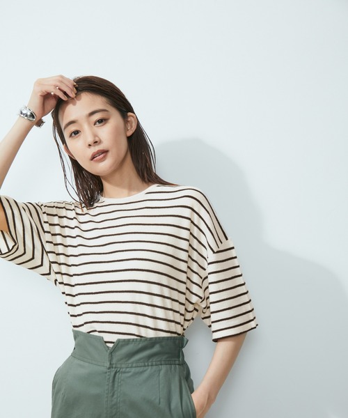 SALON adam et rope'（サロン アダム エ ロペ）の「【極上の肌ざわり】ボックスシルエットBIG T -CreamyCotton /クリーミーコットン-（Tシャツ/カットソー・レディース・オフホワイト/ピンク/オレンジ/ホワイト系その他2/ブラック系その他/ライトグリーン・FREE）」の3枚目の写真