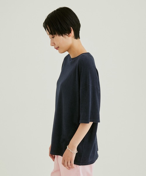 SALON adam et rope'（サロン アダム エ ロペ）の「【極上の肌ざわり】ボックスシルエットBIG T -CreamyCotton /クリーミーコットン-（Tシャツ/カットソー・レディース・オフホワイト/ピンク/オレンジ/ホワイト系その他2/ブラック系その他/ライトグリーン・FREE）」の14枚目の写真