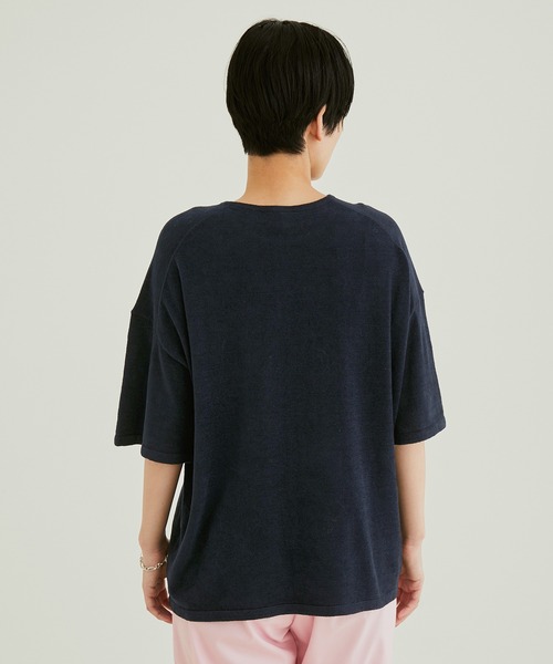 SALON adam et rope'（サロン アダム エ ロペ）の「【極上の肌ざわり】ボックスシルエットBIG T -CreamyCotton /クリーミーコットン-（Tシャツ/カットソー・レディース・オフホワイト/ピンク/オレンジ/ホワイト系その他2/ブラック系その他/ライトグリーン・FREE）」の15枚目の写真