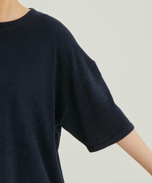 SALON adam et rope'（サロン アダム エ ロペ）の「【極上の肌ざわり】ボックスシルエットBIG T -CreamyCotton /クリーミーコットン-（Tシャツ/カットソー・レディース・オフホワイト/ピンク/オレンジ/ホワイト系その他2/ブラック系その他/ライトグリーン・FREE）」の17枚目の写真