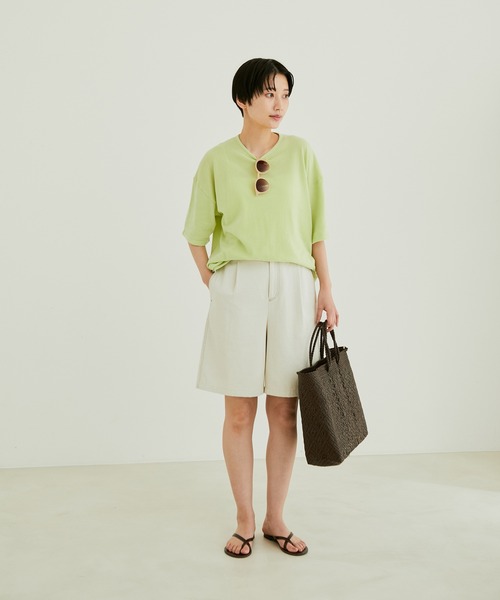 SALON adam et rope'（サロン アダム エ ロペ）の「【極上の肌ざわり】ボックスシルエットBIG T -CreamyCotton /クリーミーコットン-（Tシャツ/カットソー・レディース・オフホワイト/ピンク/オレンジ/ホワイト系その他2/ブラック系その他/ライトグリーン・FREE）」の12枚目の写真