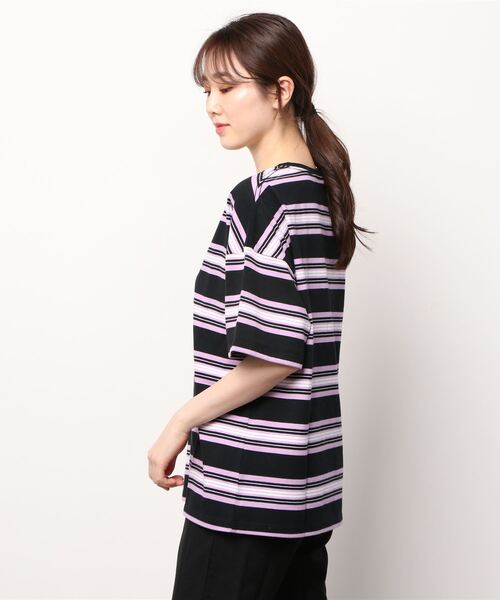 ROXY(ロキシー)の「ROXY/ロキシー/SKATEライン ビッグシルエット/オーバーサイズ カラフルボーダーTシャツ RST222608T(Tシャツ/カットソー・レディース・ブラック/ブラウン/イエロー・M/L)」の4枚目の写真