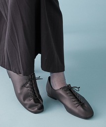 レースアップフラットシューズ