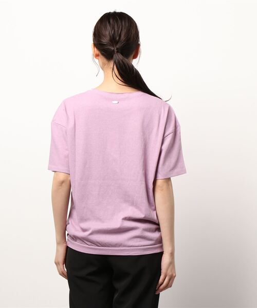 Q(キュー)の「ピグメントロゴT(Tシャツ/カットソー・レディース・チャコールグレー/ピンク・MEDIUM)」の4枚目の写真