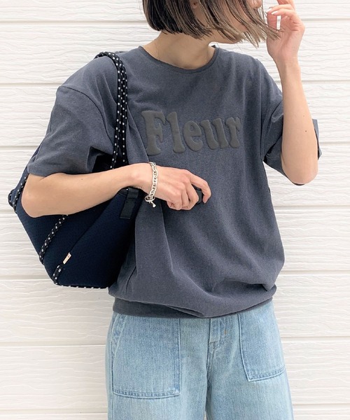 Q(キュー)の「ピグメントロゴT(Tシャツ/カットソー・レディース・チャコールグレー/ピンク・MEDIUM)」の1枚目の写真