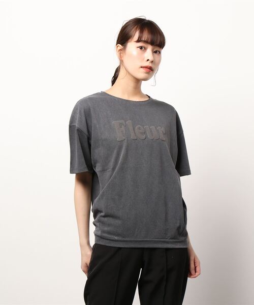 Q(キュー)の「ピグメントロゴT(Tシャツ/カットソー・レディース・チャコールグレー/ピンク・MEDIUM)」の7枚目の写真