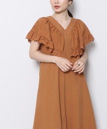 Re.Verofonna（ヴェロフォンナ）の「カットワークギャザーカラー