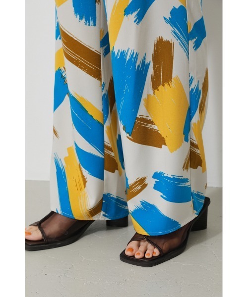 AZUL by moussy（アズールバイマウジー）の「BOLD PAINT PANTS/ボールドペイントパンツ（その他パンツ・レディース・グリーン系その他/イエロー系その他・SMALL/MEDIUM）」の5枚目の写真