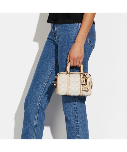 COACH（コーチ）の「ルビー サッチェル 18 シグネチャー