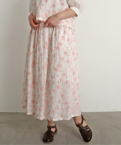 chambre de charme（シャンブルドゥシャーム）の「●cdc デージー刺繍 タックスカート（スカート・レディース・ホワイト/レッド・FREE）」の2枚目の写真