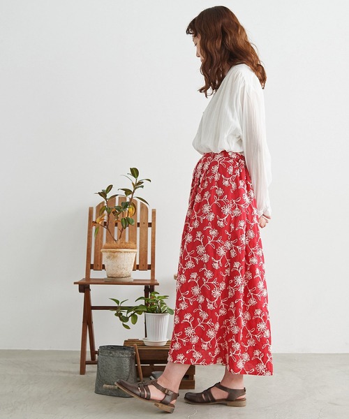 chambre de charme（シャンブルドゥシャーム）の「●cdc デージー刺繍 タックスカート（スカート・レディース・ホワイト/レッド・FREE）」の7枚目の写真