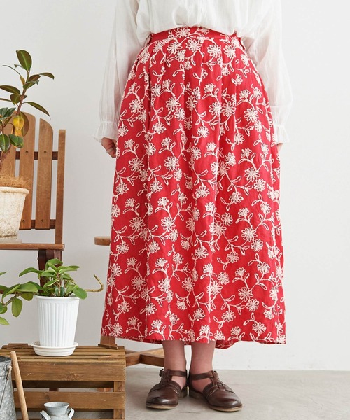 chambre de charme（シャンブルドゥシャーム）の「●cdc デージー刺繍 タックスカート（スカート・レディース・ホワイト/レッド・FREE）」の8枚目の写真