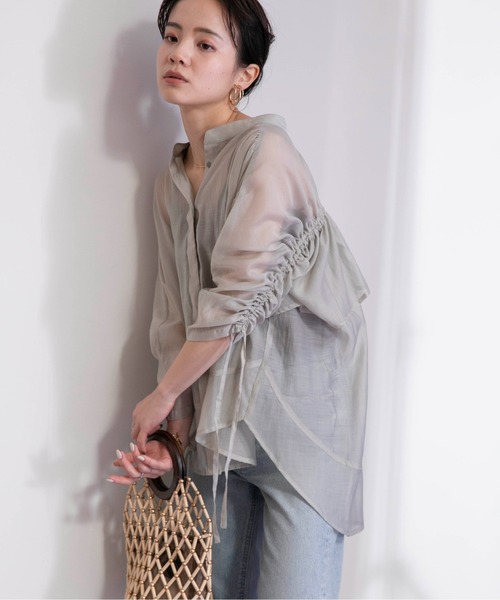 Eimee Law(エイミーロウ)の「バックドロストシアーブラウス(シャツ/ブラウス・レディース・オリーブ/ライトグレー/ブルーグレー/ブラック・38)」の3枚目の写真