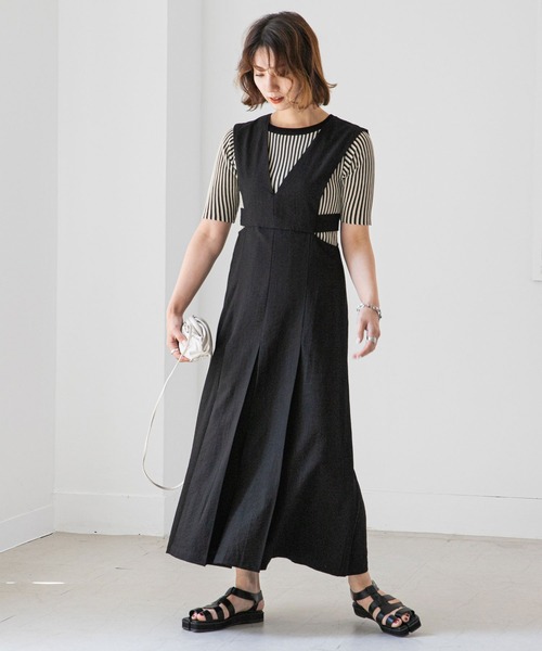 rectangle（レクタングル）の「Vネックカッティングジャンパースカート（ジャンパースカート・レディース・ブラック/ベージュ/モカ・FREE）」の4枚目の写真