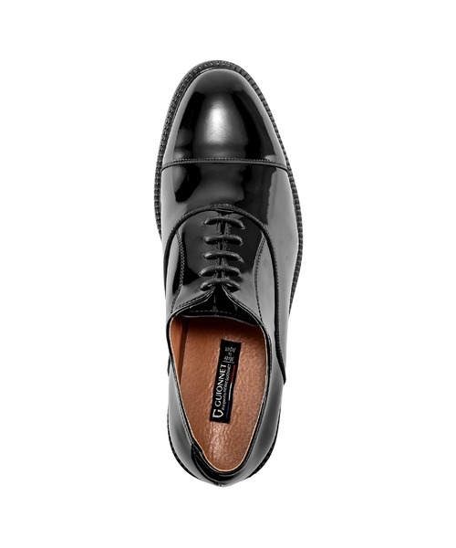 GUIONNET(ギオネ)の「GUIONNET STRAIGHT TIP OXFORD ENAMEL ギオネ ストレートチップ オックスフォード エナメル 内羽根 ドレスシューズ(ドレスシューズ・メンズ・ブラック・25.5cm/26.5cm/26.0cm/24.5cm/27.0cm/29.0cm/24.0cm/25.0cm/27.5cm/30.0cm/28.0cm)」の4枚目の写真