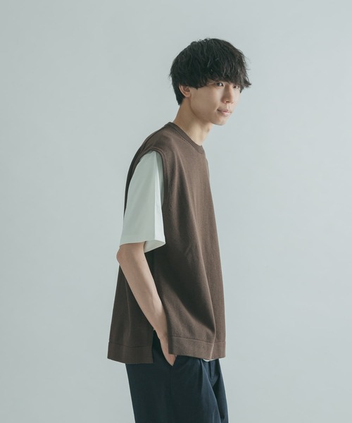 FORK&SPOON（フォークアンドスプーン）の「FORK&SPOON　コットンニットベスト（ベスト・メンズ・アイボリー/ダークブラウン・4/5）」の16枚目の写真