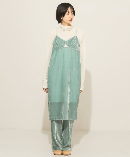 KBF(ケイビーエフ)の「ベロアキャミワンピース(ワンピース・レディース・ベージュ/ミント・ONE)」の14枚目の写真