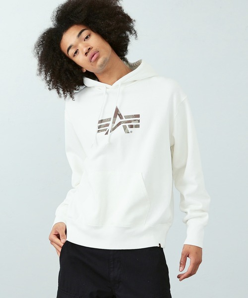 Alpha Industries(アルファインダストリーズ)の「Aマークプリント スウェットパーカー(カモ柄)(スウェット・メンズ・ホワイト/ブラック/オートミール/ブルー系その他・MEDIUM/LARGE/X-LARGE)」の1枚目の写真