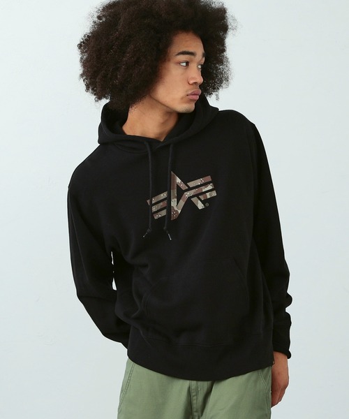 Alpha Industries(アルファインダストリーズ)の「Aマークプリント スウェットパーカー(カモ柄)(スウェット・メンズ・ホワイト/ブラック/オートミール/ブルー系その他・MEDIUM/LARGE/X-LARGE)」の2枚目の写真