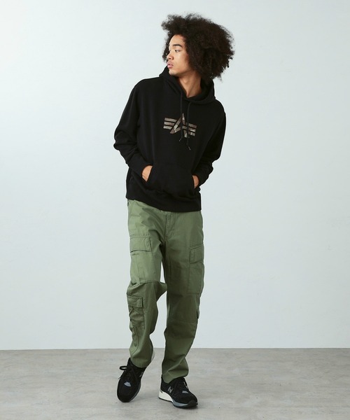 Alpha Industries(アルファインダストリーズ)の「Aマークプリント スウェットパーカー(カモ柄)(スウェット・メンズ・ホワイト/ブラック/オートミール/ブルー系その他・MEDIUM/LARGE/X-LARGE)」の17枚目の写真