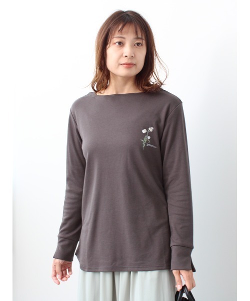 leswel（レスウェル）の「【M～5L 大きいサイズ】ワンポイント ラウンドヘム ロンＴ（Tシャツ/カットソー・レディース・パープル/カーキ/チャコールグレー・M/L/LL/3L/4L/5L）」の3枚目の写真