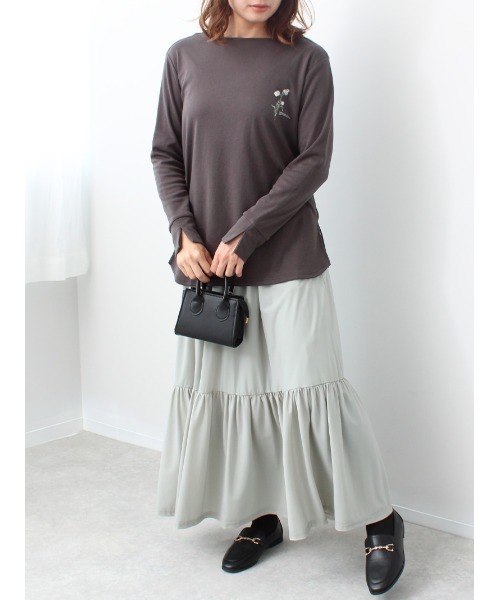 leswel（レスウェル）の「【M～5L 大きいサイズ】ワンポイント ラウンドヘム ロンＴ（Tシャツ/カットソー・レディース・パープル/カーキ/チャコールグレー・M/L/LL/3L/4L/5L）」の5枚目の写真