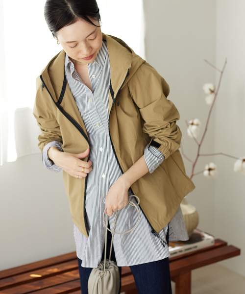 SLOBE IENA（スローブイエナ）の「《追加2》WASHER NYLONストレッチマウンテンパーカー（マウンテンパーカー・レディース・ベージュ/ブラウン・SMALL/MEDIUM）」の19枚目の写真