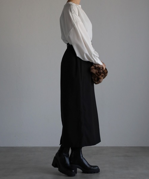 Yucca(ユッカ)の「バンドカラー4WAYブラウス(シャツ/ブラウス・レディース・ホワイト/ネイビー・MEDIUM/LARGE)」の14枚目の写真