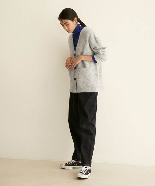 SALON adam et rope'（サロン アダム エ ロペ）の「【WEB限定】Vネックシャギーニットカーディガン（カーディガン/ボレロ・レディース・ライトグレー/ネイビー/ブラウン/イエロー・FREE）」の17枚目の写真