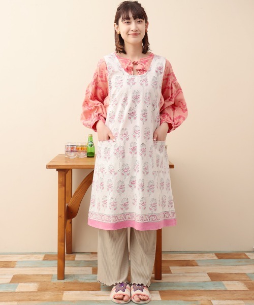 チチカカ(チチカカ)の「ブロックプリントエプロン(エプロン・レディース・ピンク/パープル・FREE)」の5枚目の写真