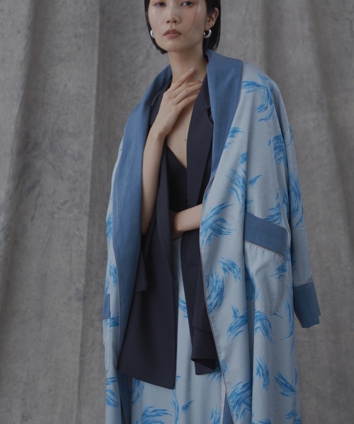 yae（ヤエ）の「オリジナル柄ペイズリー×ブラシ柄ガウン（その他アウター・レディース・ライトブルー/ブラック・FREE）」の16枚目の写真