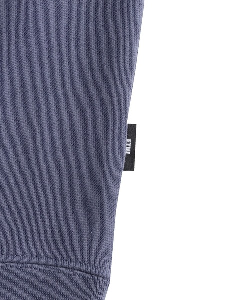 FTW（エフティダブリュー）の「FTW STANDARD LOGO  CREWNECK（スウェット・メンズ・チャコール/グレー/ブラック/ブルー・LARGE/SMALL/MEDIUM）」の13枚目の写真