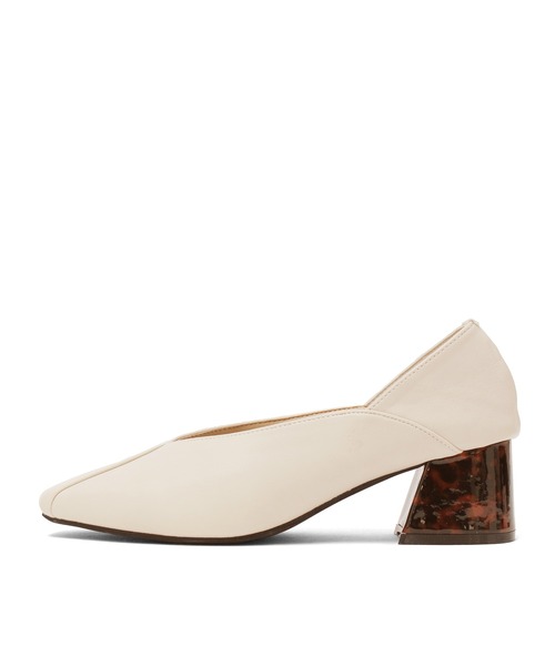 grandfleur（グランドフルール）の「べっ甲ヒールのスクエアトゥパンプス（パンプス・レディース・ホワイト/ブラック・23.0cm/23.5cm/22.5cm/24.0cm/24.5cm）」の15枚目の写真