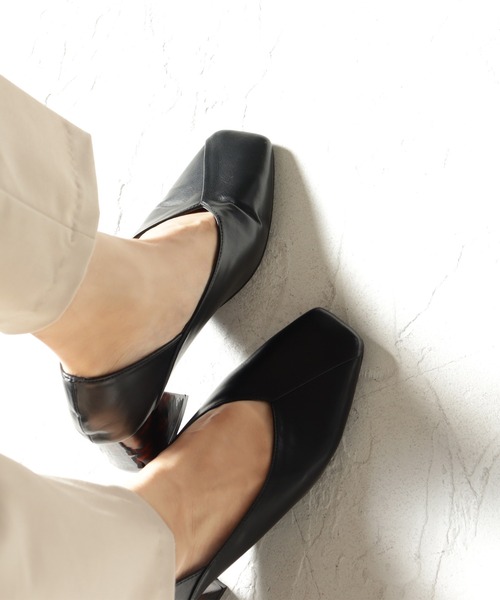 grandfleur（グランドフルール）の「べっ甲ヒールのスクエアトゥパンプス（パンプス・レディース・ホワイト/ブラック・23.0cm/23.5cm/22.5cm/24.0cm/24.5cm）」の14枚目の写真