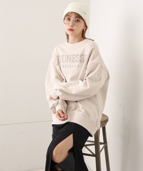 one after another NICE CLAUP（ワンアフターアナザーナイスクラップ）の「オーバーサイスロゴ刺繍スウェット（スウェット・レディース・アイボリー/ブラック/オフホワイト・FREE）」の8枚目の写真