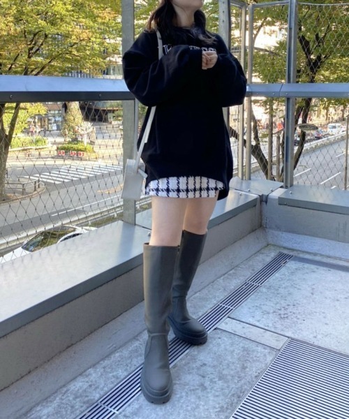 one after another NICE CLAUP（ワンアフターアナザーナイスクラップ）の「オーバーサイスロゴ刺繍スウェット（スウェット・レディース・アイボリー/ブラック/オフホワイト・FREE）」の9枚目の写真