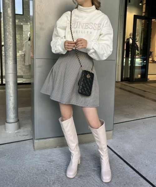 one after another NICE CLAUP（ワンアフターアナザーナイスクラップ）の「オーバーサイスロゴ刺繍スウェット（スウェット・レディース・アイボリー/ブラック/オフホワイト・FREE）」の12枚目の写真