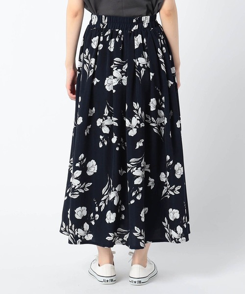 Grand PARK（グランドパーク）の「花柄フレアースカート（スカート・レディース・オレンジ/ブラック/ネイビー・FREE）」の7枚目の写真