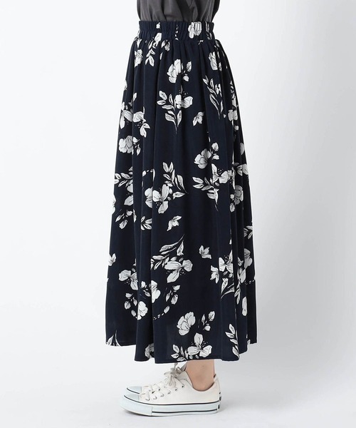 Grand PARK（グランドパーク）の「花柄フレアースカート（スカート・レディース・オレンジ/ブラック/ネイビー・FREE）」の8枚目の写真