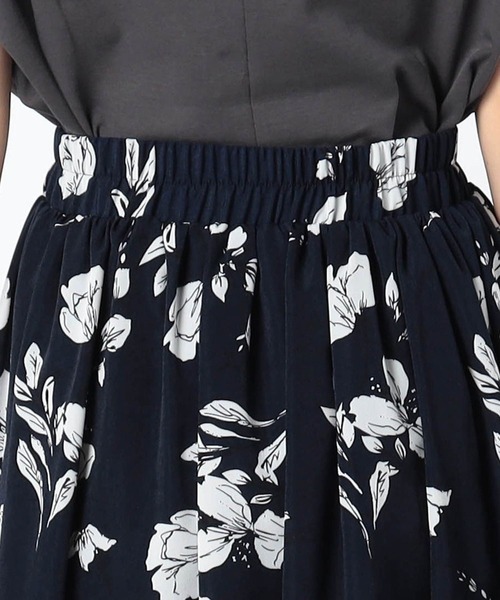 Grand PARK（グランドパーク）の「花柄フレアースカート（スカート・レディース・オレンジ/ブラック/ネイビー・FREE）」の10枚目の写真
