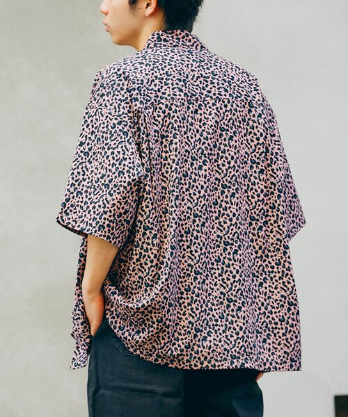 JOURNAL STANDARD relume（ジャーナルスタンダード　レリューム）の「レオパードプリント オープンカラー半袖シャツ（シャツ/ブラウス・メンズ・サックスブルー/ブラック/アイボリー/ピンク・LARGE/MEDIUM）」の21枚目の写真