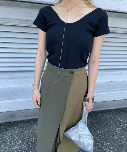 AIC.（エーアイシー）の「パッド付きバックオープンリブショートスリーブトップス（Tシャツ/カットソー・レディース・カーキ/ブラック/ナチュラル・FREE）」の10枚目の写真