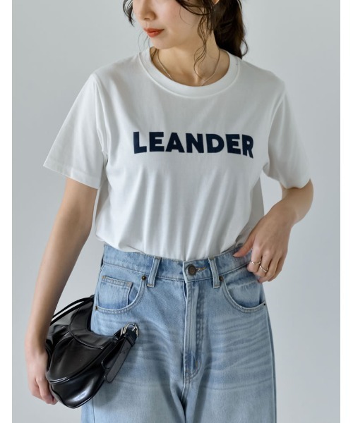 Re:EDIT（リエディ）の「[UVカット][販売枚数5.8万枚突破]フロッキーゴシックロゴTシャツ（Tシャツ/カットソー・レディース・ホワイト×ネイビー/ブラック/ホワイト×ブラック/チャコール/ネイビー×ホワイト/ホワイト×レッド/ホワイト×シルバー/ホワイト×ブラウン/ホワイト系その他/ホワイト系その他2・LARGE/MEDIUM/X-LARGE）」の17枚目の写真